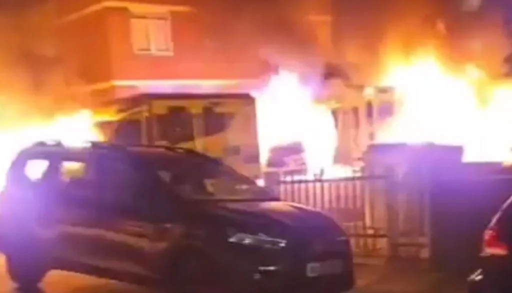 Three Suspects Sought After Jewish Volunteer Ambulances Set Alight In Golders Green Arson Attack Three Suspects Sought After Jewish Volunteer Ambulances Set Alight In Golders Green Arson Attack
