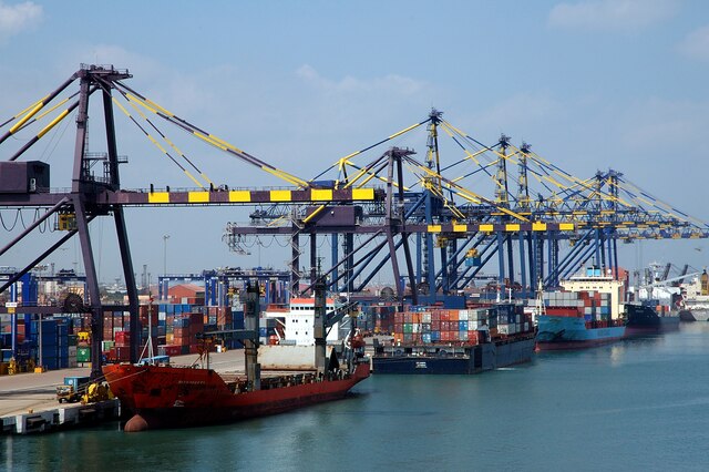 New US Customs Rules Give Electronics Importers More Rights When Shipments Are Seized At The Border wikimedia commons