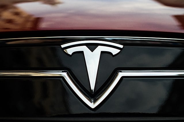 Tesla Wins UK Electricity Licence From Ofgem To Power Homes And Businesses Across Great Britain wikimedia commons