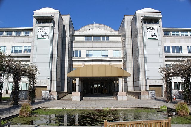 Lloyds steps back from legal fight over £9.1bn car finance redress scheme wikimedia commons