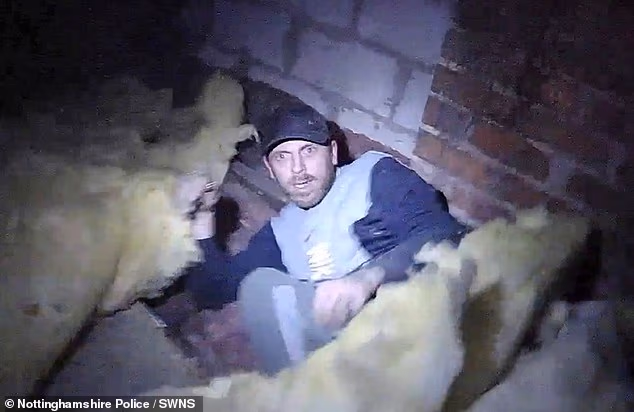 Moment Police Find Knife Attack Suspect Hiding in Couple’s Loft Moment Police Find Knife Attack Suspect Hiding in Couple’s Loft