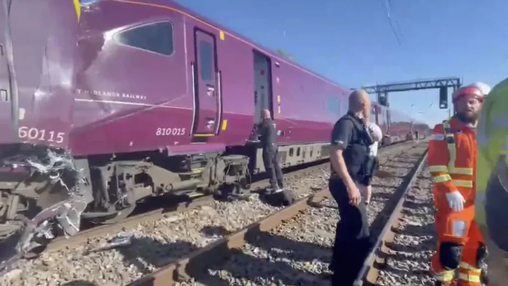 Bedford Train Crash: Passengers Hurt as Two Trains Collide Bedford Train Crash: Passengers Hurt as Two Trains Collide