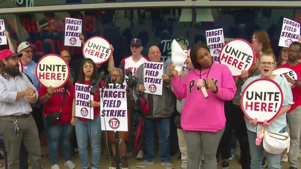 Target Field Concessions Workers Strike During Dodgers Game wikimedia commons