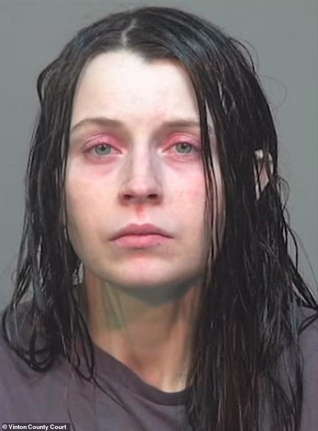 16 Ohio Kids ‘Looked Like Feral Animals’: Family Charged 16 Ohio Kids ‘Looked Like Feral Animals’: Family Charged